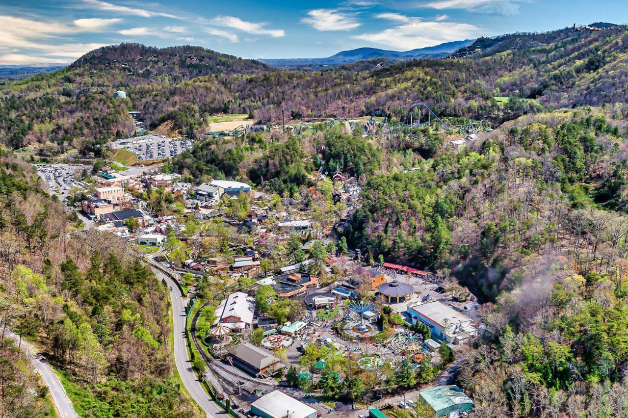 Firefly Hollow Cabin - Smoky Mountains - Soaky Mountain Water Park - Sevierville Convention Center Pigeon Forge Eksteriør bilde